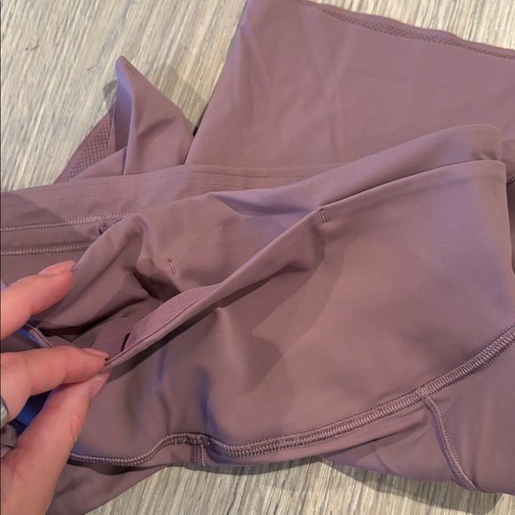 Lululemon Fast and Free High-Rise Short 6” *5 Pocket - Size 8 - Lavender Lux - Picture 5 of 8